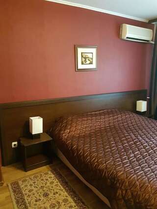 Мотели Motel Paradise Oryakhovo Двухместный номер с 2 отдельными кроватями, вид на сад-5